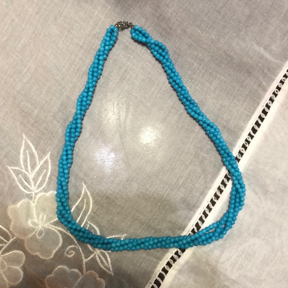 Turquoise beaded necklace